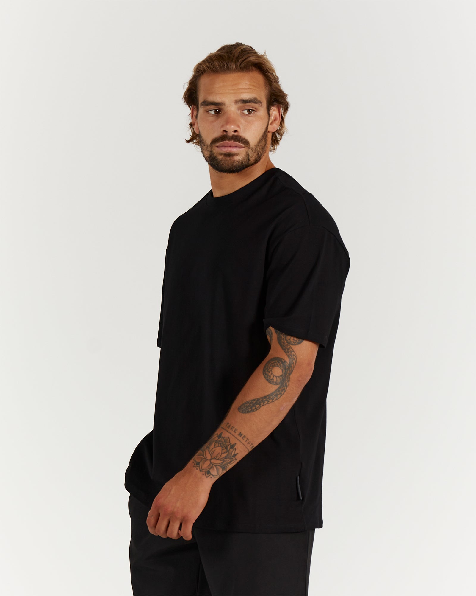 CLASSIC TONAL TEE - BLACK
